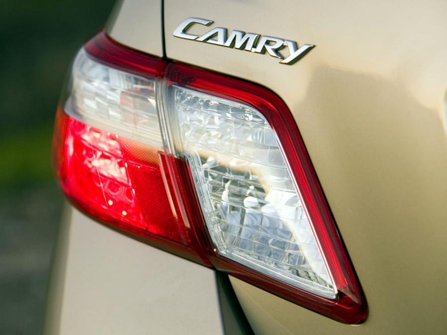 Детали экстерьера Toyota Camry Hybrid 2006 года  (NA) (фото 7 из 62)